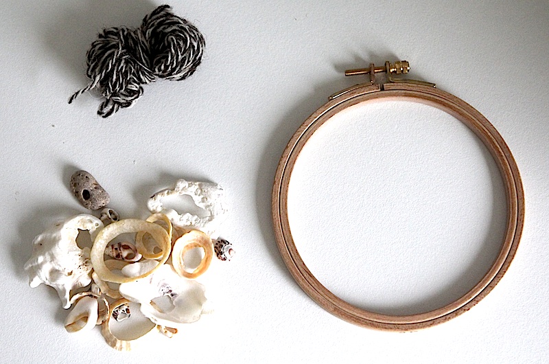 DIY dreamcatcher coquillages (via wonderfulbreizh.fr)