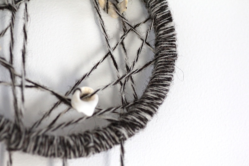 DIY dreamcatcher coquillages (via wonderfulbreizh.fr)