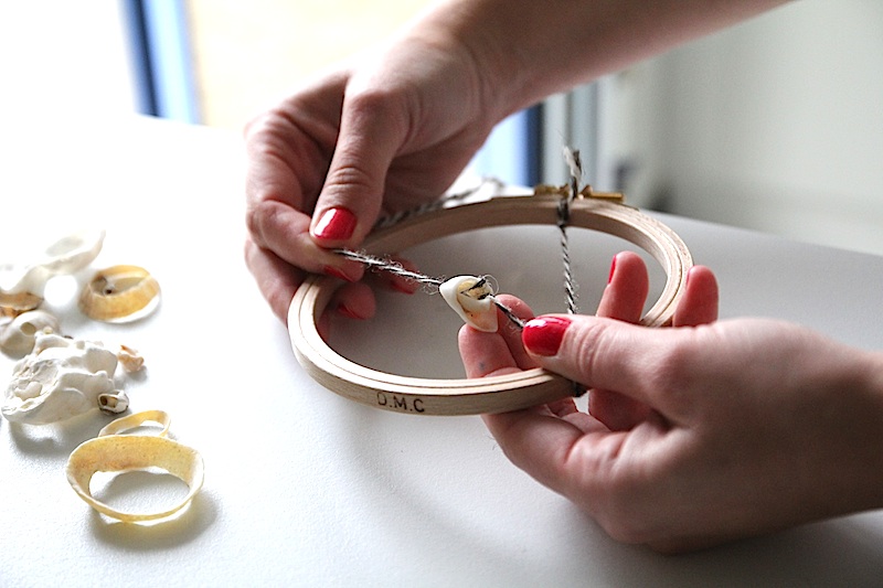 DIY dreamcatcher coquillages (via wonderfulbreizh.fr)