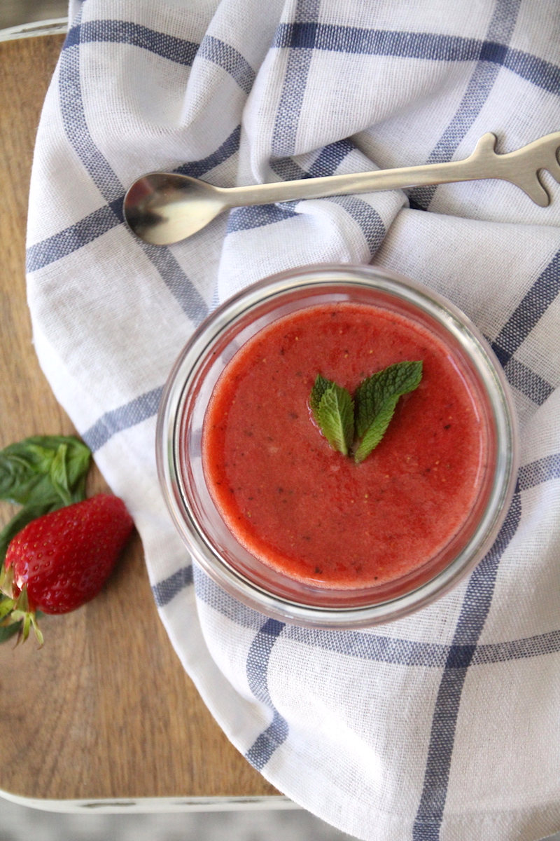 Recette soupe de fraises basilic et menthe (via wonderfulbreizh.fr)
