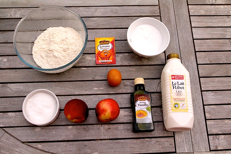 Gâteau au lait ribot et aux nectarines (pour la recette, cliquez sur l'image)