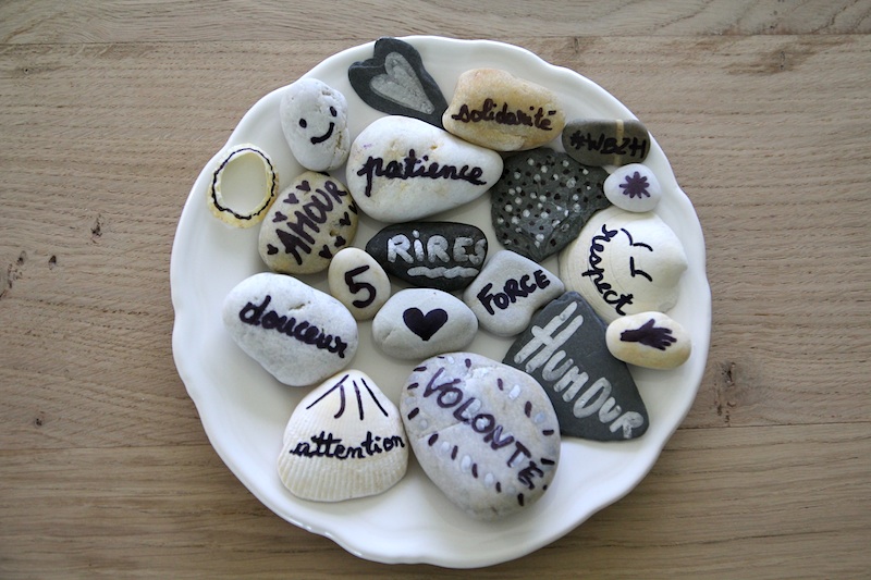 DIY : des galets et des mots