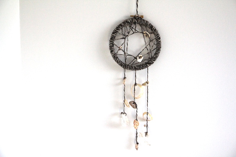 DIY dreamcatcher coquillages (via wonderfulbreizh.fr)