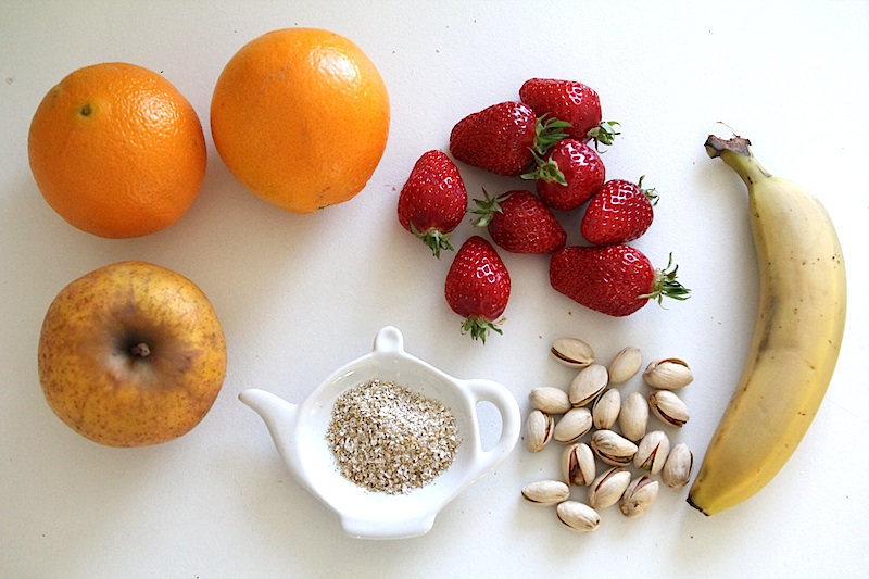 Smoothie bowl fraise banae pistache via Wonderful Breizh