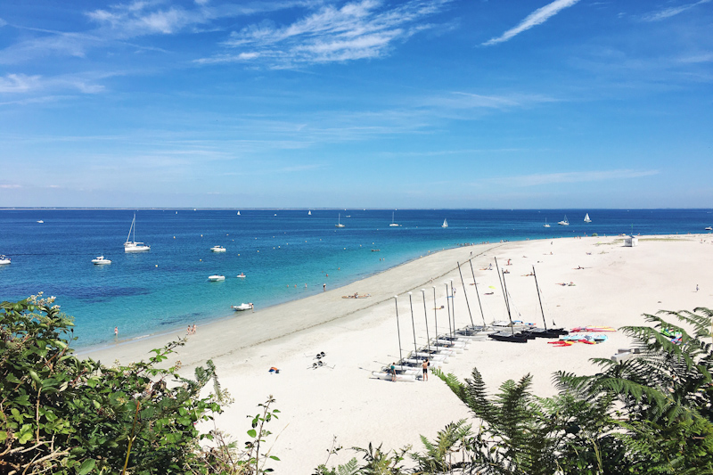 plage des grands sables sur l'île de Groix (via wonderfulbreizh.fr)