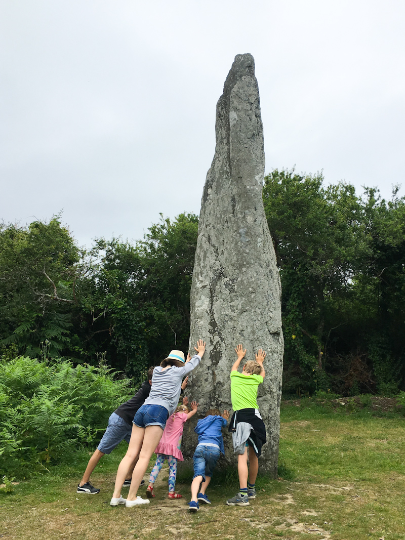 menhir de l'île de Groix (via wonderfulbreizh.fr)