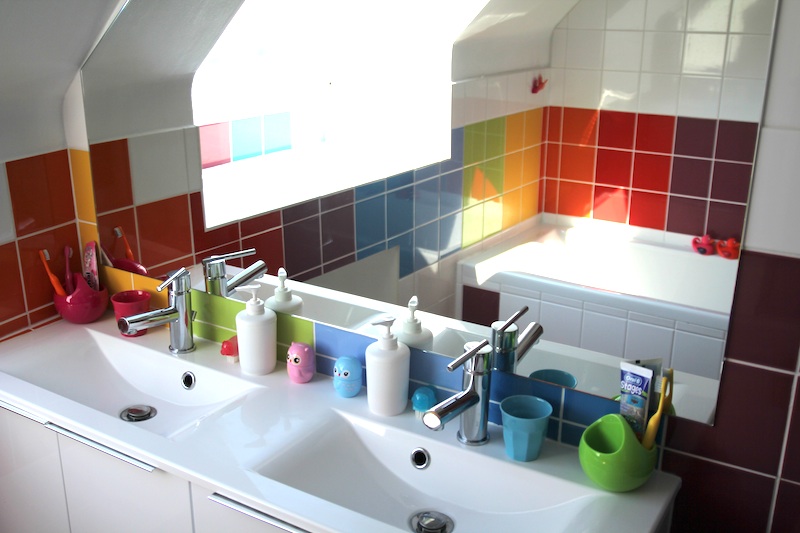 Salle de bain arc-en-ciel - Rainbow bathroom