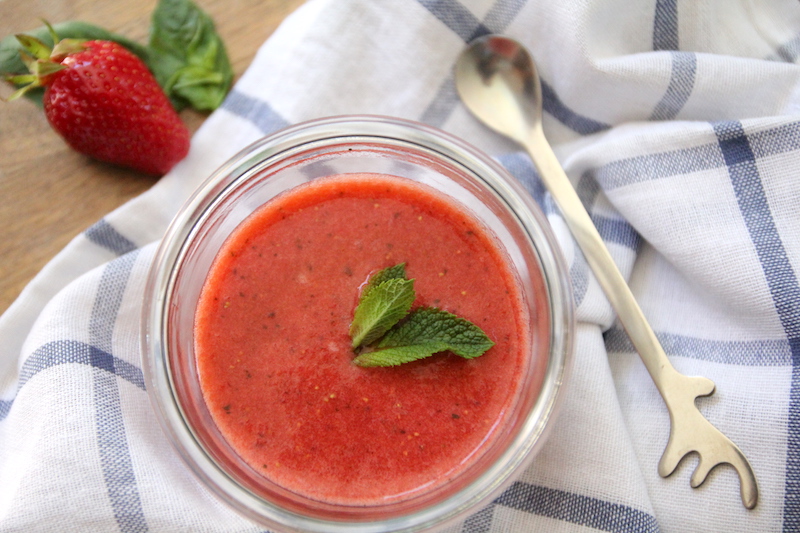 Recette soupe de fraises basilic et menthe (via wonderfulbreizh.fr)